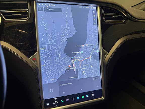 Tesla Model S 17 of 24