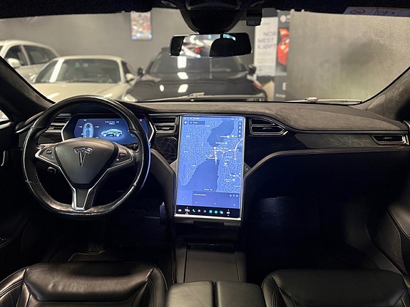 Tesla Model S 11 of 24