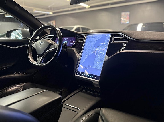 Tesla Model S 12 of 24