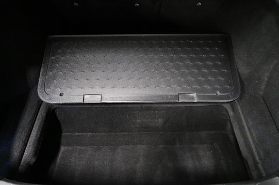 Tesla Model S 24 of 24