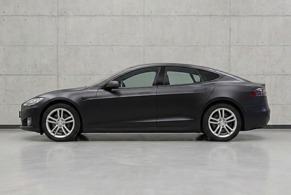 Tesla Model S 4 of 24