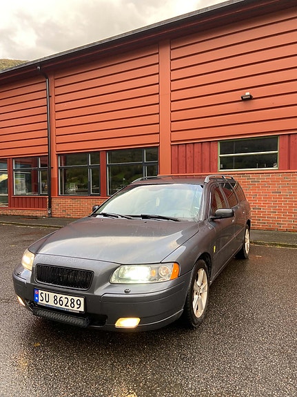 Volvo V70 2 of 19