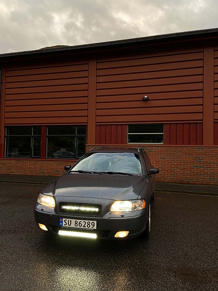 Volvo V70 3 of 19