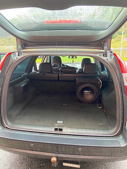 Volvo V70 6 of 19