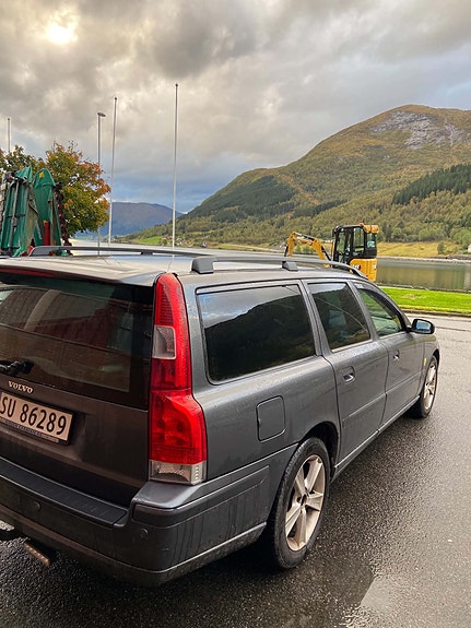 Volvo V70 7 of 19