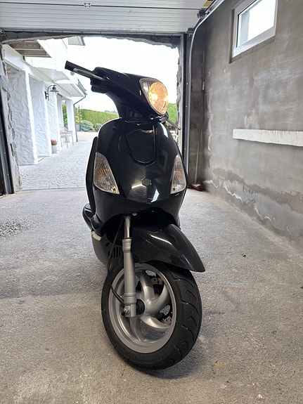 Piaggio Fly 50 2 of 3