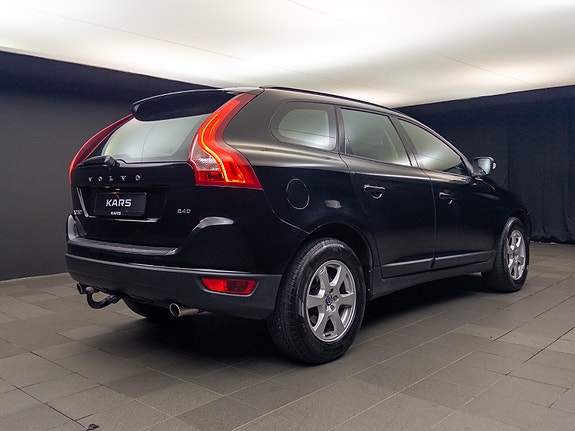 Volvo XC60 10 of 30