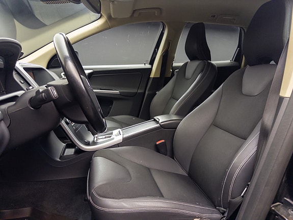 Volvo XC60 30 of 30
