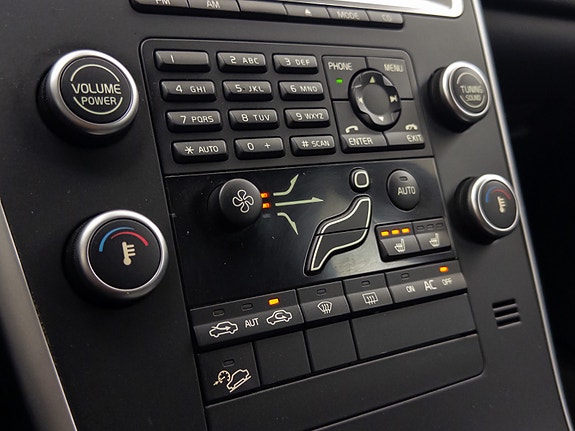 Volvo XC60 27 of 30
