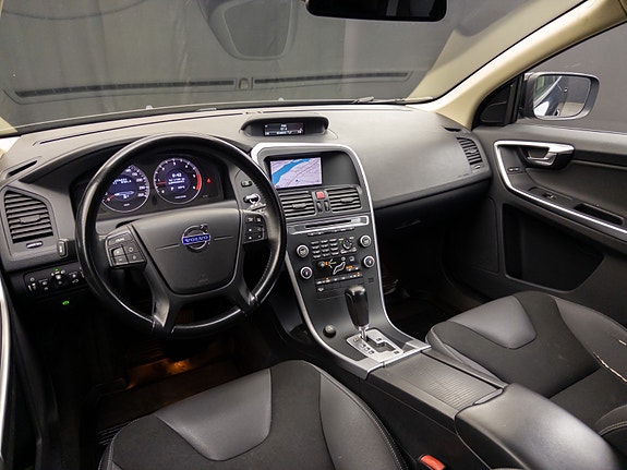 Volvo XC60 24 of 30
