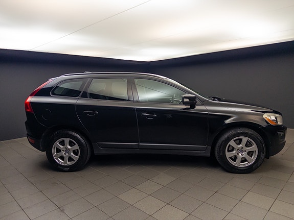 Volvo XC60 5 of 30