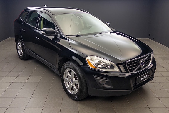 Volvo XC60 2 of 30