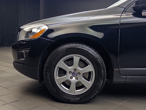 Volvo XC60 15 of 30