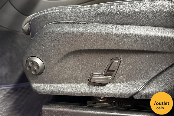 Mercedes-Benz GLC300 de 14 of 28