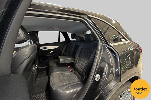 Mercedes-Benz GLC300 de 11 of 28