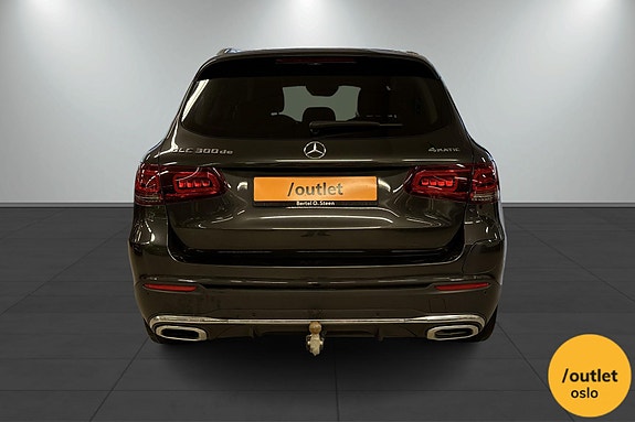Mercedes-Benz GLC300 de 4 of 28
