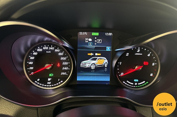 Mercedes-Benz GLC300 de 23 of 28
