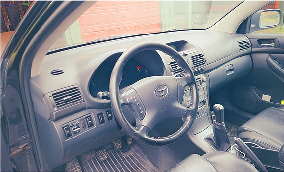 Toyota Avensis 6 of 9