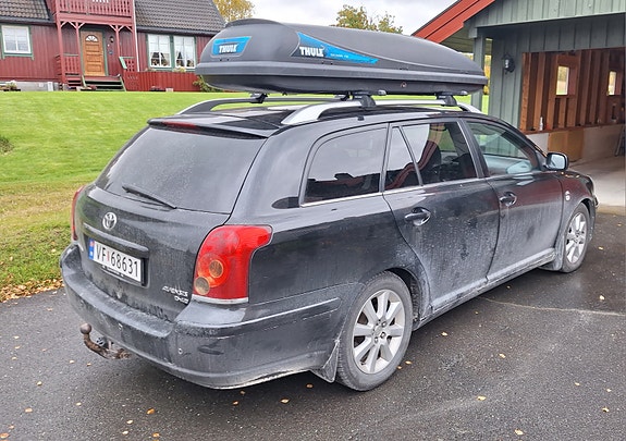 Toyota Avensis 4 of 9