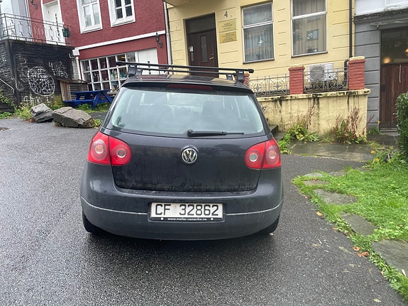 Volkswagen Golf V 5 of 8