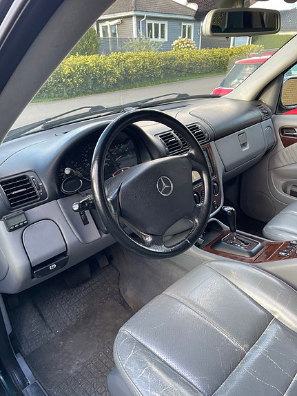 Mercedes-Benz ML270 13 of 19