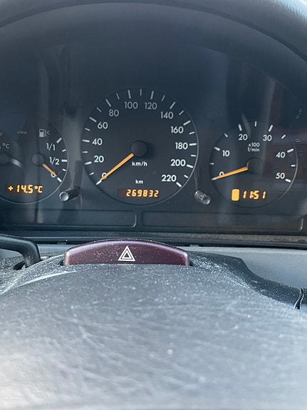 Mercedes-Benz ML270 2 of 19