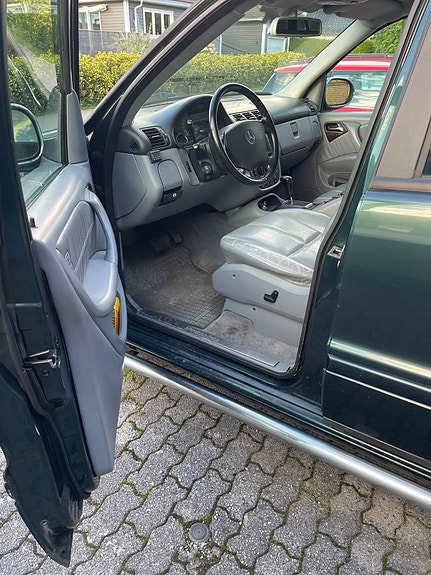 Mercedes-Benz ML270 10 of 19