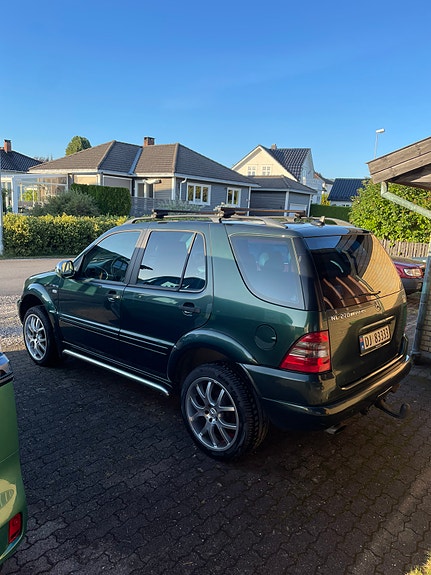 Mercedes-Benz ML270 5 of 19