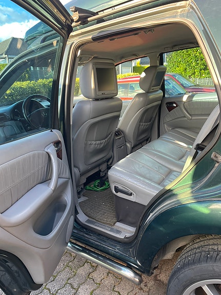 Mercedes-Benz ML270 11 of 19