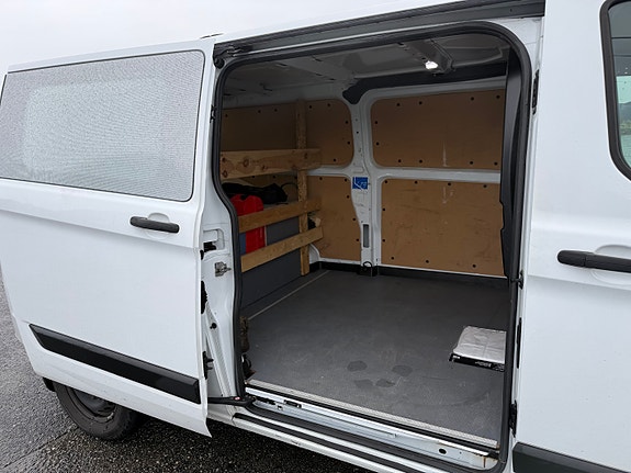 Ford Transit Custom 320L 9 of 19