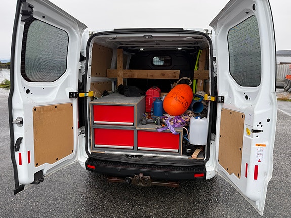 Ford Transit Custom 320L 11 of 19
