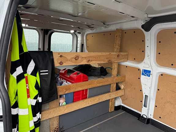 Ford Transit Custom 320L 15 of 19