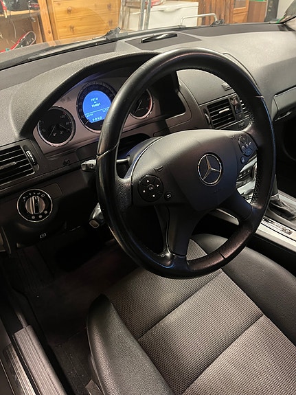 Mercedes-Benz C200 14 of 20