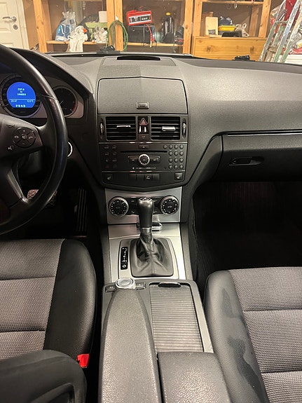 Mercedes-Benz C200 17 of 20