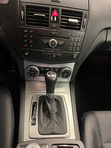 Mercedes-Benz C200 16 of 20