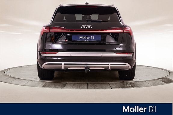 Audi e-tron S 4 of 26