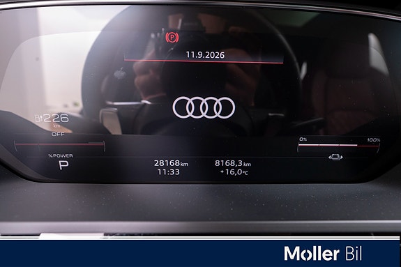 Audi e-tron S 12 of 26