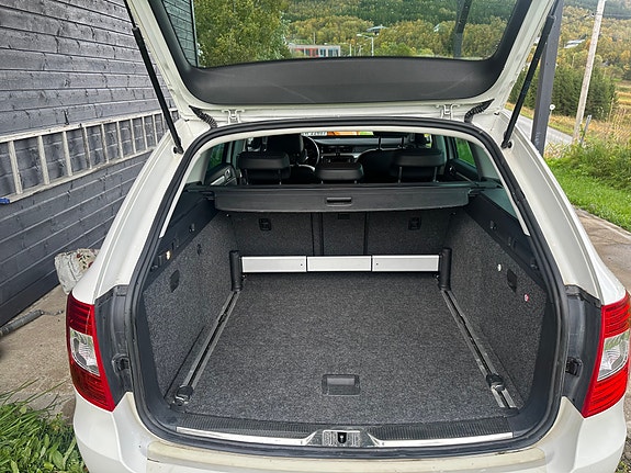 Skoda Superb 7 of 14