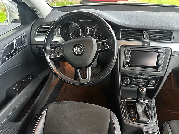 Skoda Superb 11 of 14