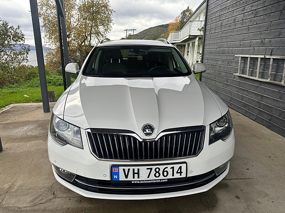 Skoda Superb 2 of 14