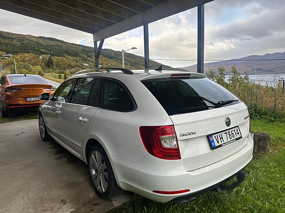 Skoda Superb 6 of 14