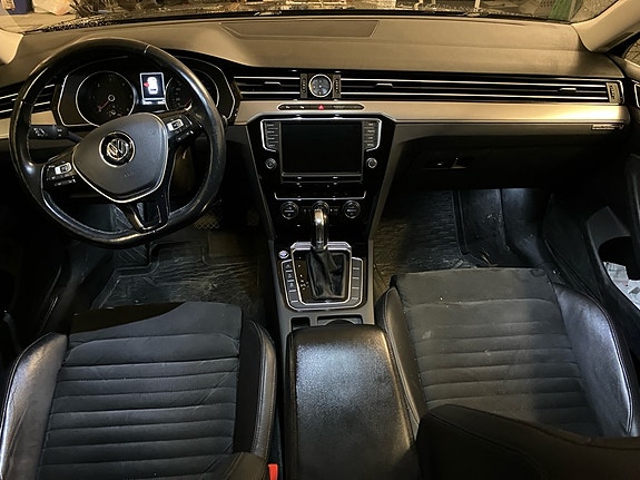 Volkswagen Passat 7 of 11
