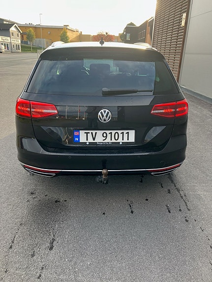 Volkswagen Passat 3 of 11