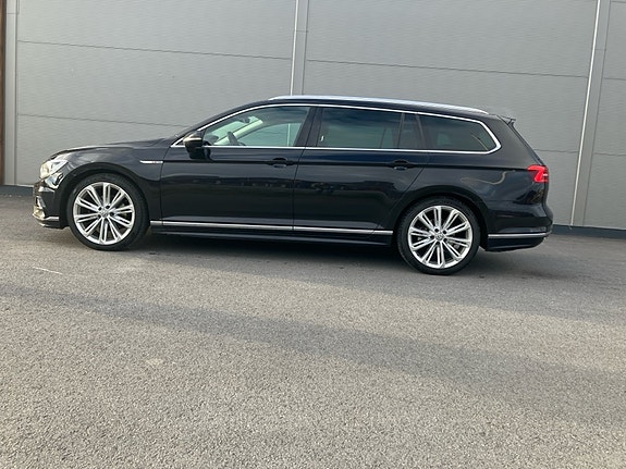 Volkswagen Passat 2 of 11