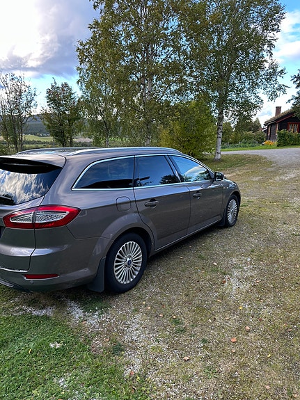 Ford Mondeo 3 of 26