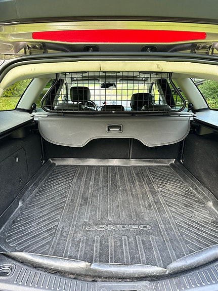 Ford Mondeo 19 of 26