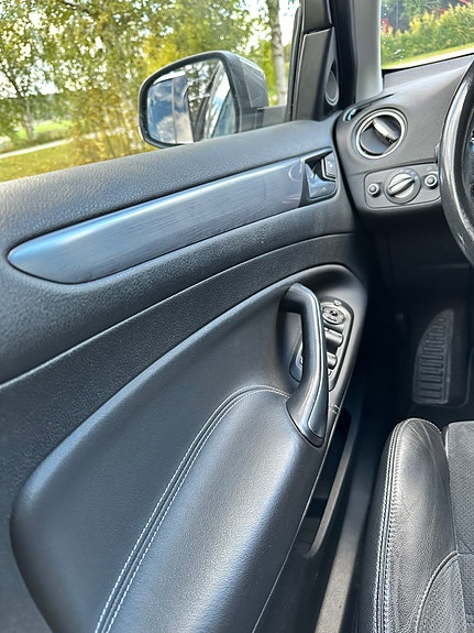 Ford Mondeo 17 of 26