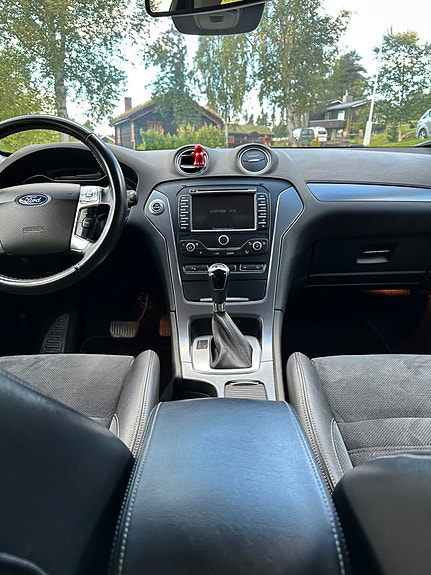 Ford Mondeo 15 of 26