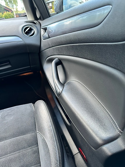 Ford Mondeo 18 of 26
