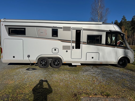 Carthago E-line 61 XL LE Mercedes 170 HK, HPC hydrauliske støtteben, takklima, TVx2, fekalietank +++ 2 of 29